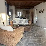 Cozy Cycladic , Close To Ferienhaus *