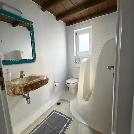 Cozy Cycladic , Close To
