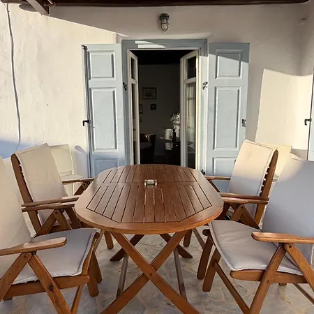 Cozy Cycladic , Close To