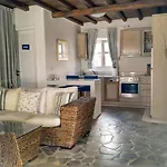Cozy Cycladic , Close To Casa vacanze *