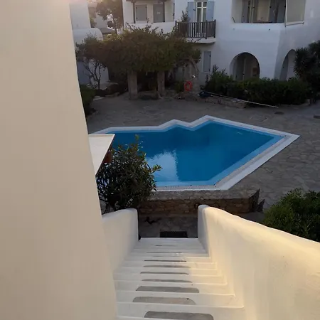 Cozy Cycladic , Close To Nyaraló